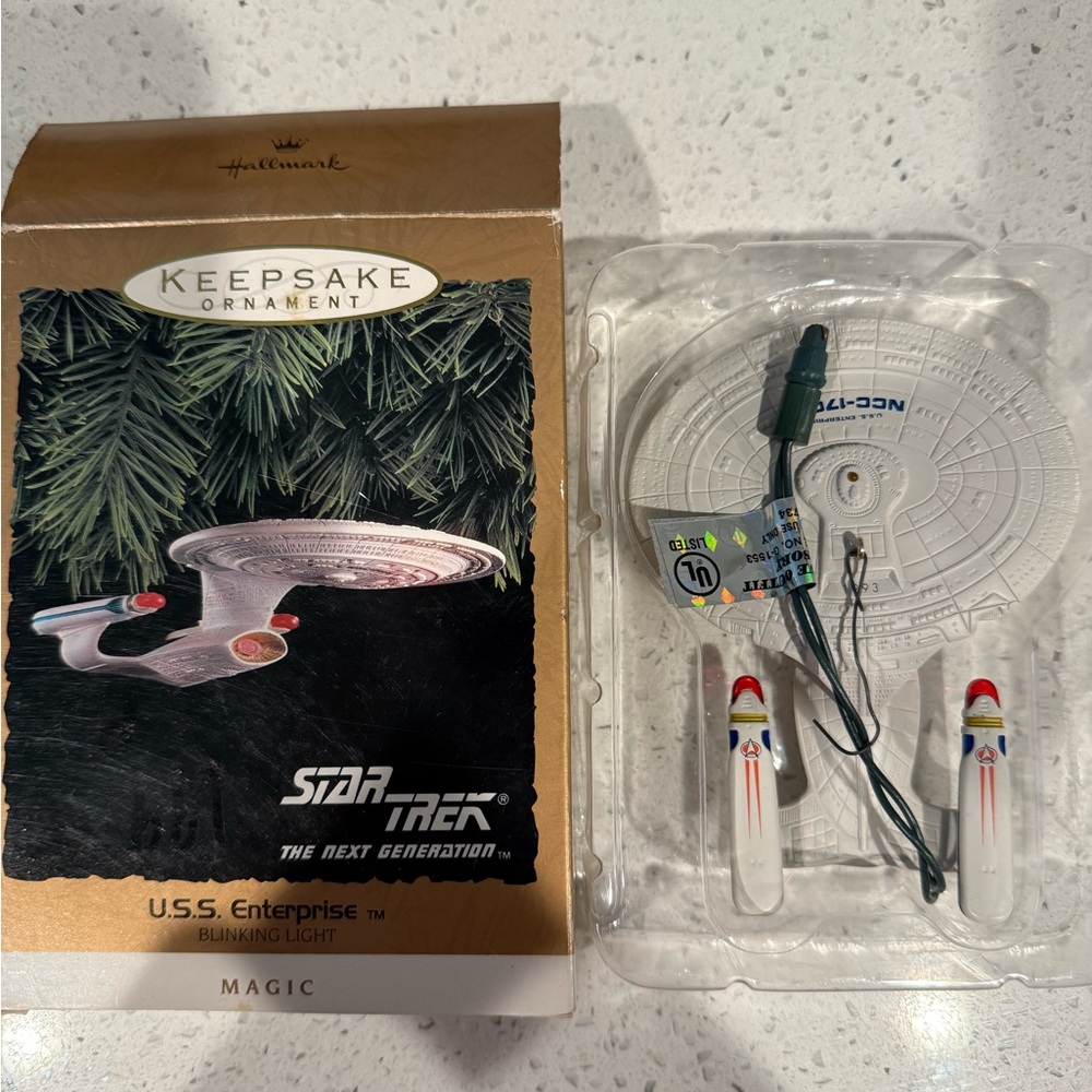 Hallmark Star Trek USS Enterprise Ornament with Blinking Light